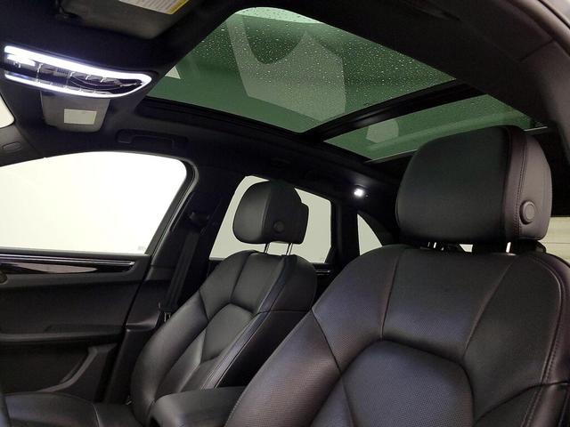 Photo of 2021 Silver Porsche Macan