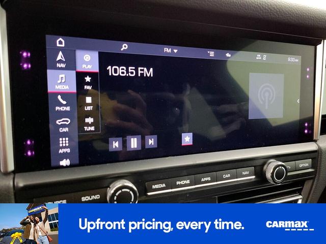Photo of 2021 Silver Porsche Macan