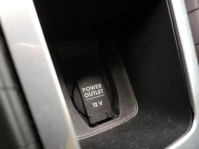 Photo of 2021 Silver Porsche Macan