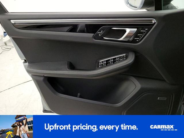 Photo of 2021 Silver Porsche Macan