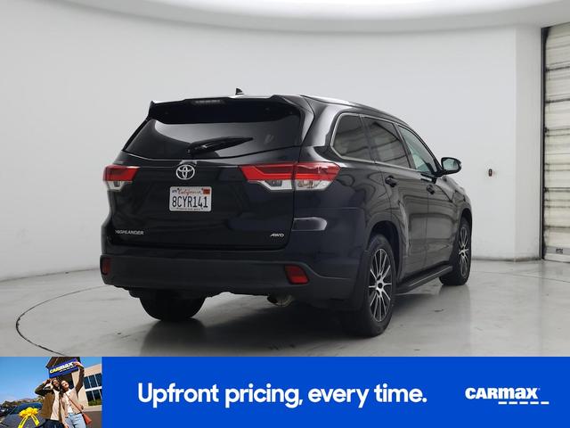 Photo of 2018 Blue Toyota Highlander