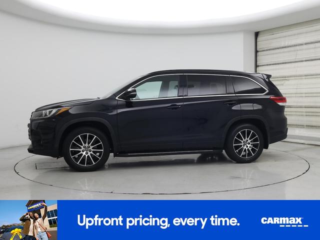 Photo of 2018 Blue Toyota Highlander