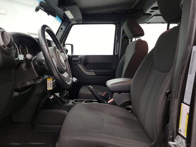 Photo of 2018 Gray Jeep Wrangler