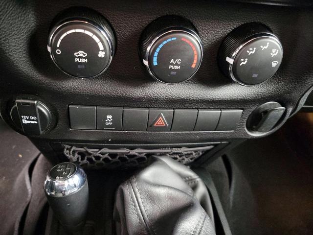 Photo of 2018 Gray Jeep Wrangler