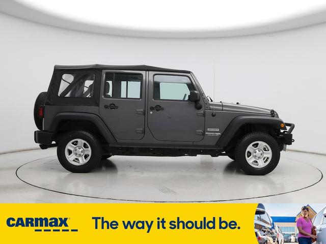 Photo of 2018 Gray Jeep Wrangler