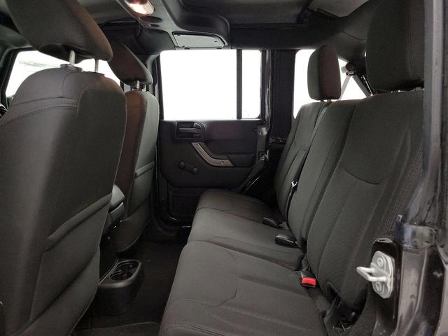 Photo of 2018 Gray Jeep Wrangler