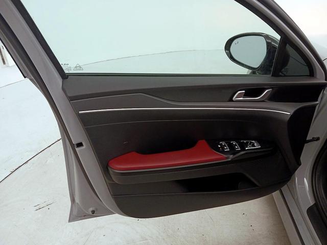 Photo of 2022 Gray Kia K5