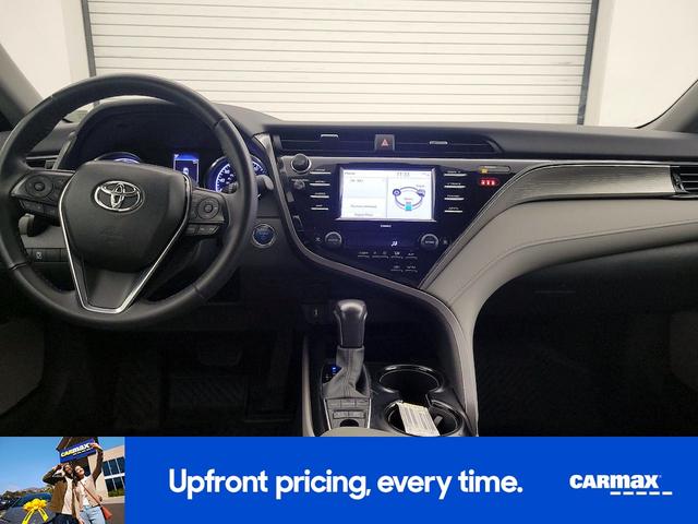 Photo of 2020 Silver Toyota Camry Hybrid