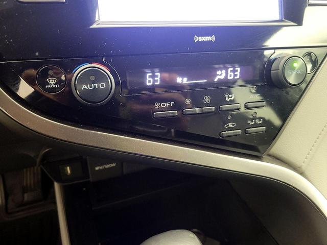 Photo of 2020 Silver Toyota Camry Hybrid