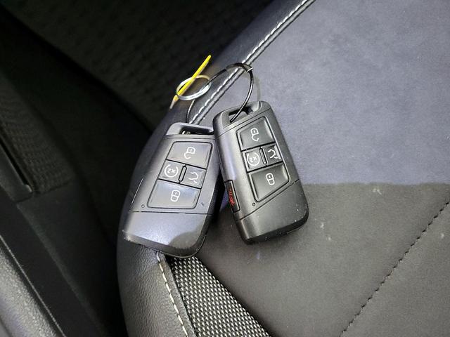 Photo of 2022 Silver Volkswagen Taos