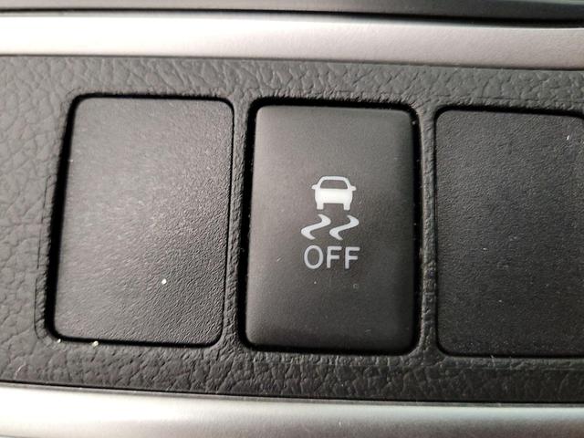 Photo of 2014 Silver Toyota Camry Hybrid
