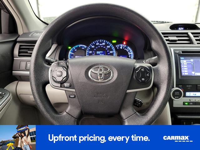 Photo of 2014 Silver Toyota Camry Hybrid