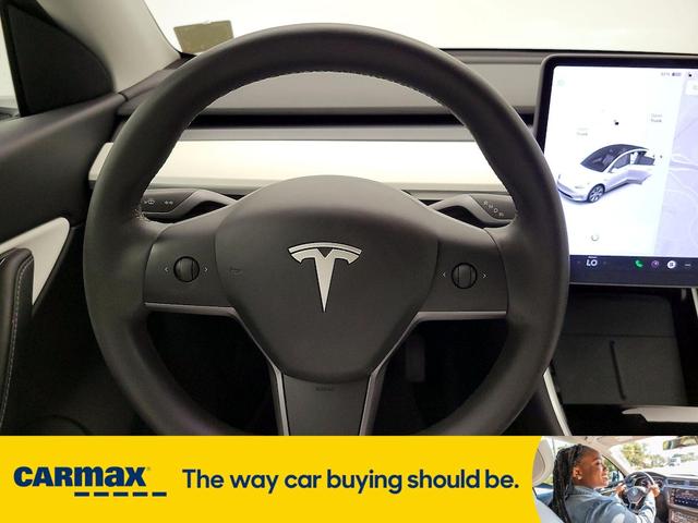 Photo of 2020 White Tesla Model Y