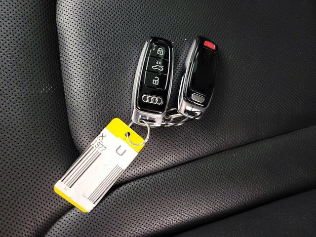Photo of 2021 White Audi Q7