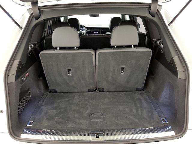 Photo of 2021 White Audi Q7