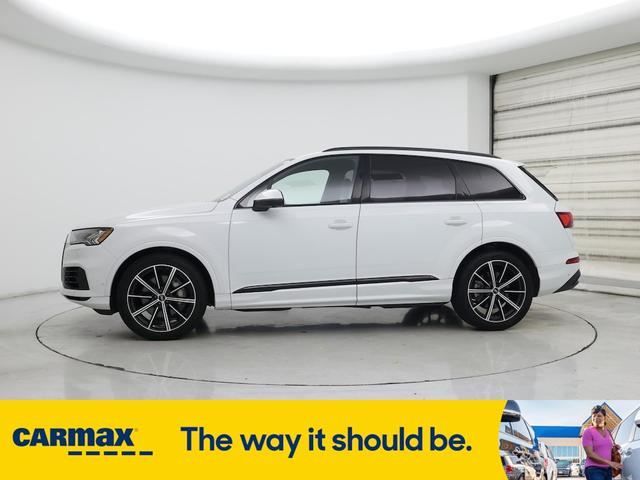 Photo of 2021 White Audi Q7