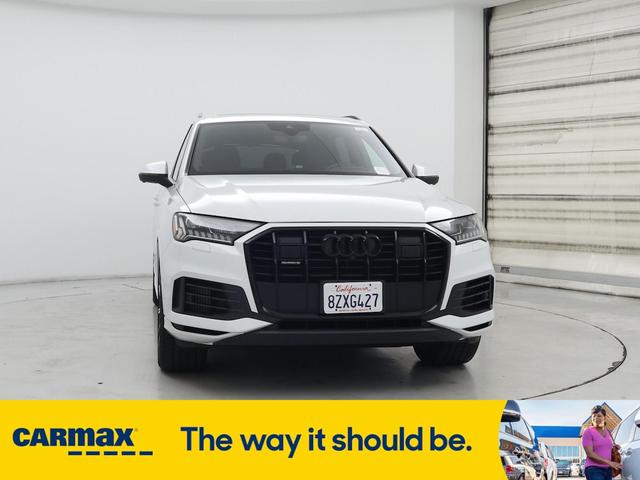 Photo of 2021 White Audi Q7