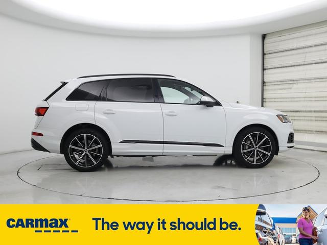 Photo of 2021 White Audi Q7