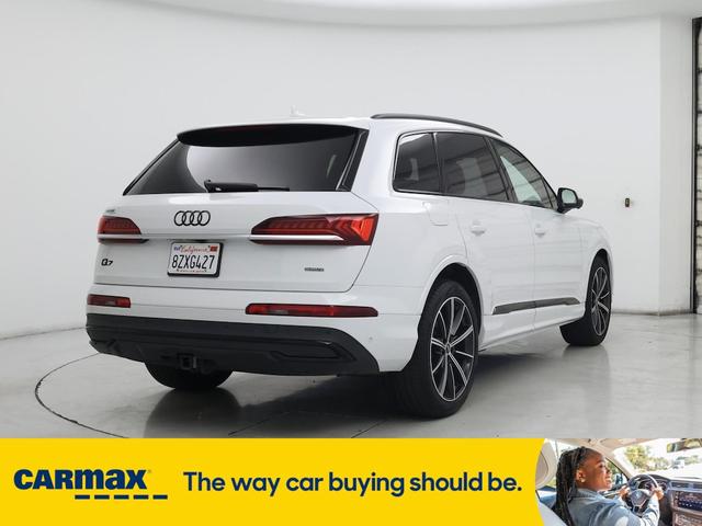 Photo of 2021 White Audi Q7