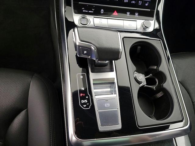 Photo of 2021 White Audi Q7