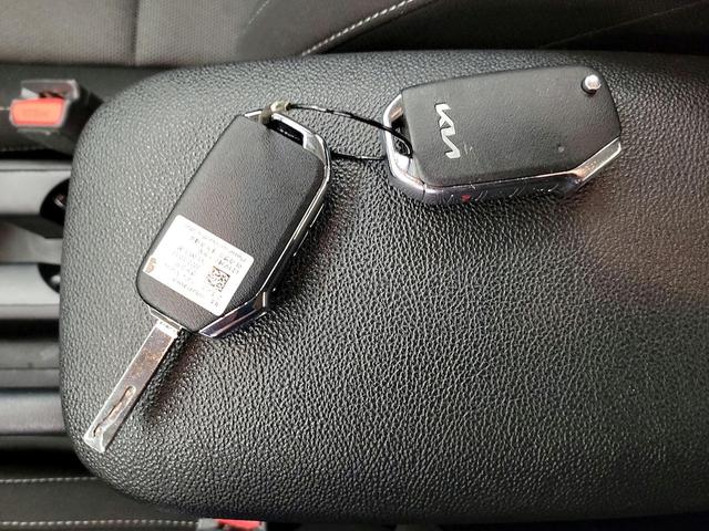 Photo of 2022 White Kia Forte