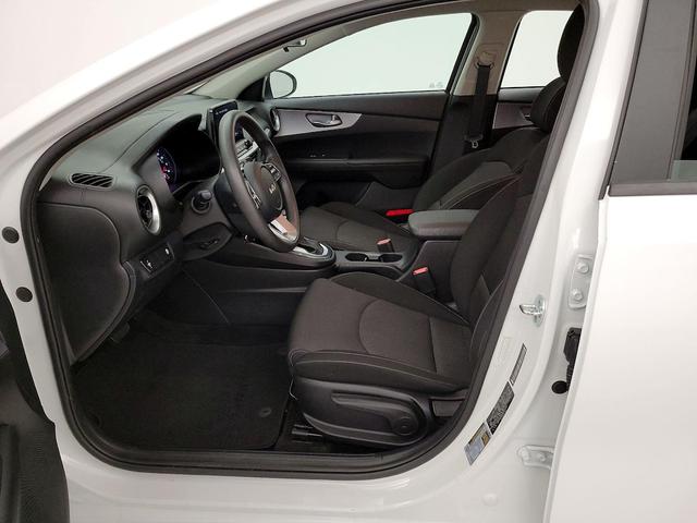 Photo of 2022 White Kia Forte