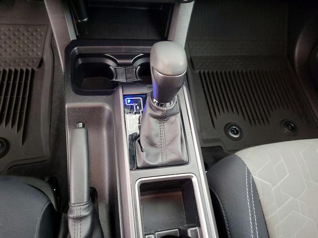 Photo of 2022 White Toyota Tacoma