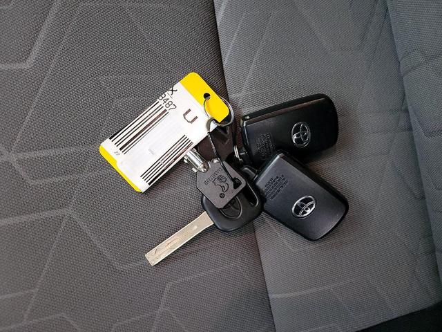 Photo of 2022 White Toyota Tacoma