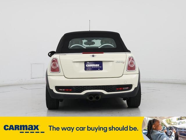 Photo of 2015 White MINI Convertible