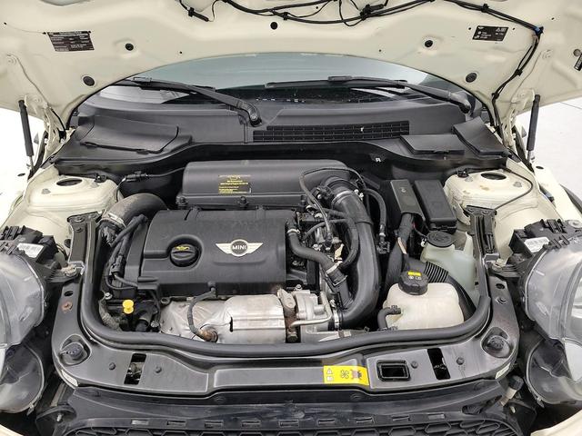 Photo of 2015 White MINI Convertible