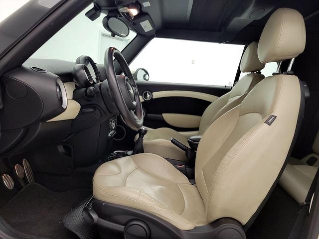 Photo of 2015 White MINI Convertible