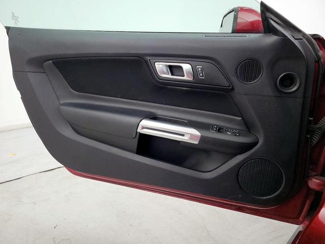 Photo of 2019 Red Ford Mustang