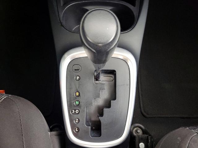 Photo of 2016 Silver Toyota Yaris
