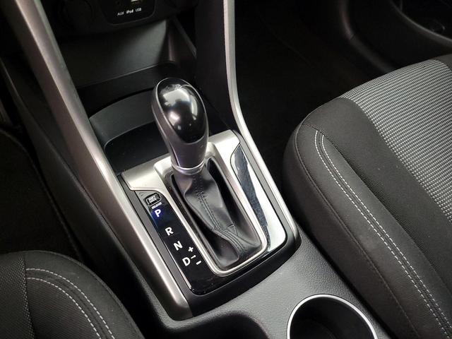 Photo of 2017 Silver Hyundai ELANTRA