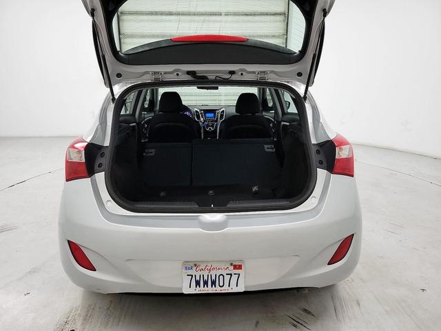 Photo of 2017 Silver Hyundai ELANTRA
