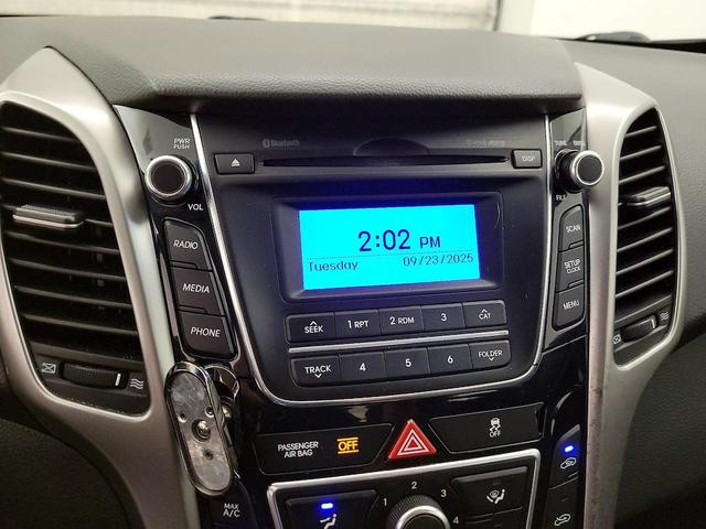 Photo of 2017 Silver Hyundai ELANTRA