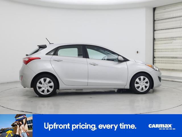Photo of 2017 Silver Hyundai ELANTRA
