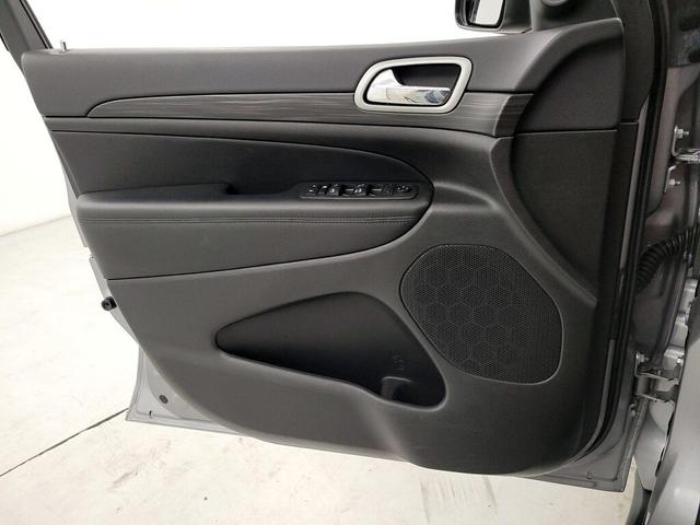 Photo of 2021 Silver Jeep Grand Cherokee