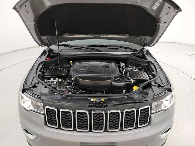 Photo of 2021 Silver Jeep Grand Cherokee