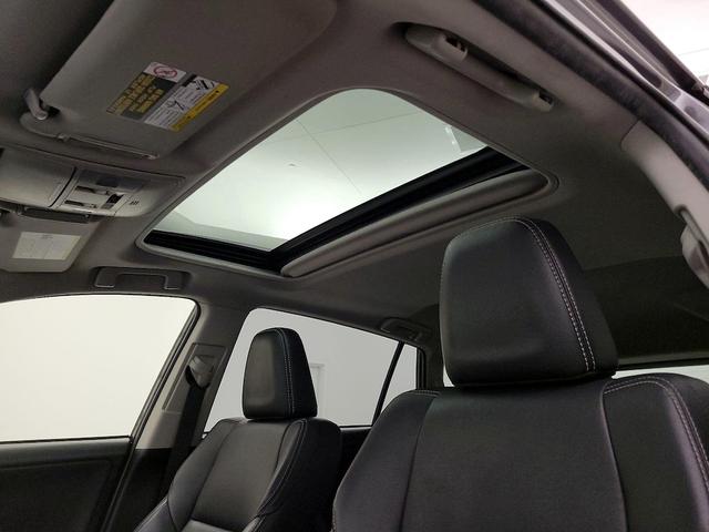 Photo of 2018 Gray Toyota RAV4