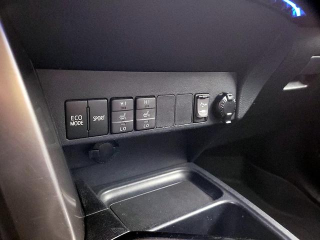Photo of 2018 Gray Toyota RAV4