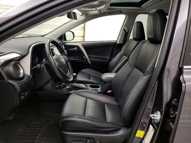 Photo of 2018 Gray Toyota RAV4