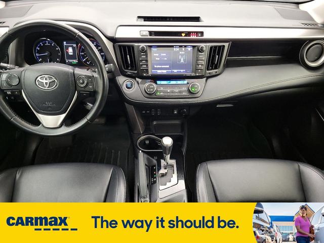 Photo of 2018 Gray Toyota RAV4