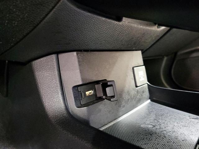 Photo of 2018 White Honda Civic