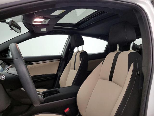 Photo of 2018 White Honda Civic