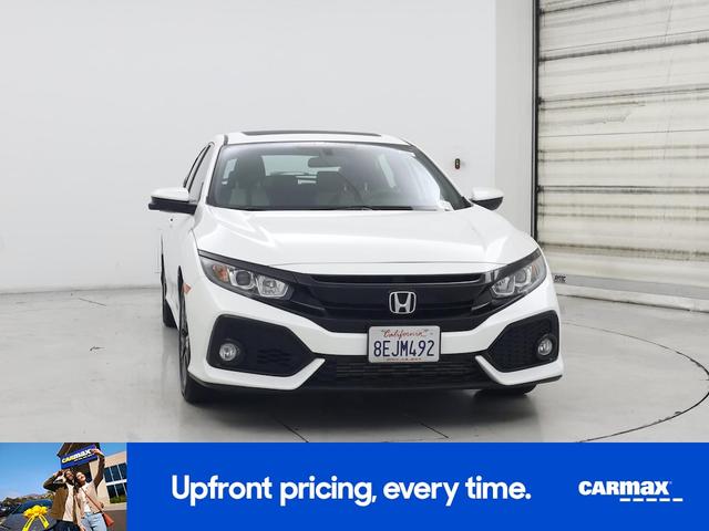 Photo of 2018 White Honda Civic