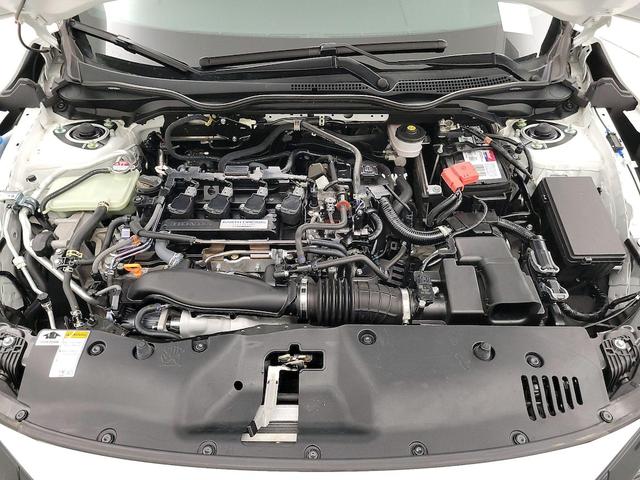 Photo of 2018 White Honda Civic