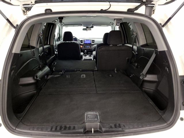 Photo of 2017 White Honda Pilot
