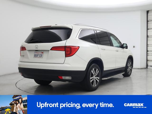 Photo of 2017 White Honda Pilot