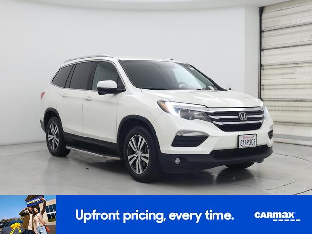 Photo of 2017 White Honda Pilot